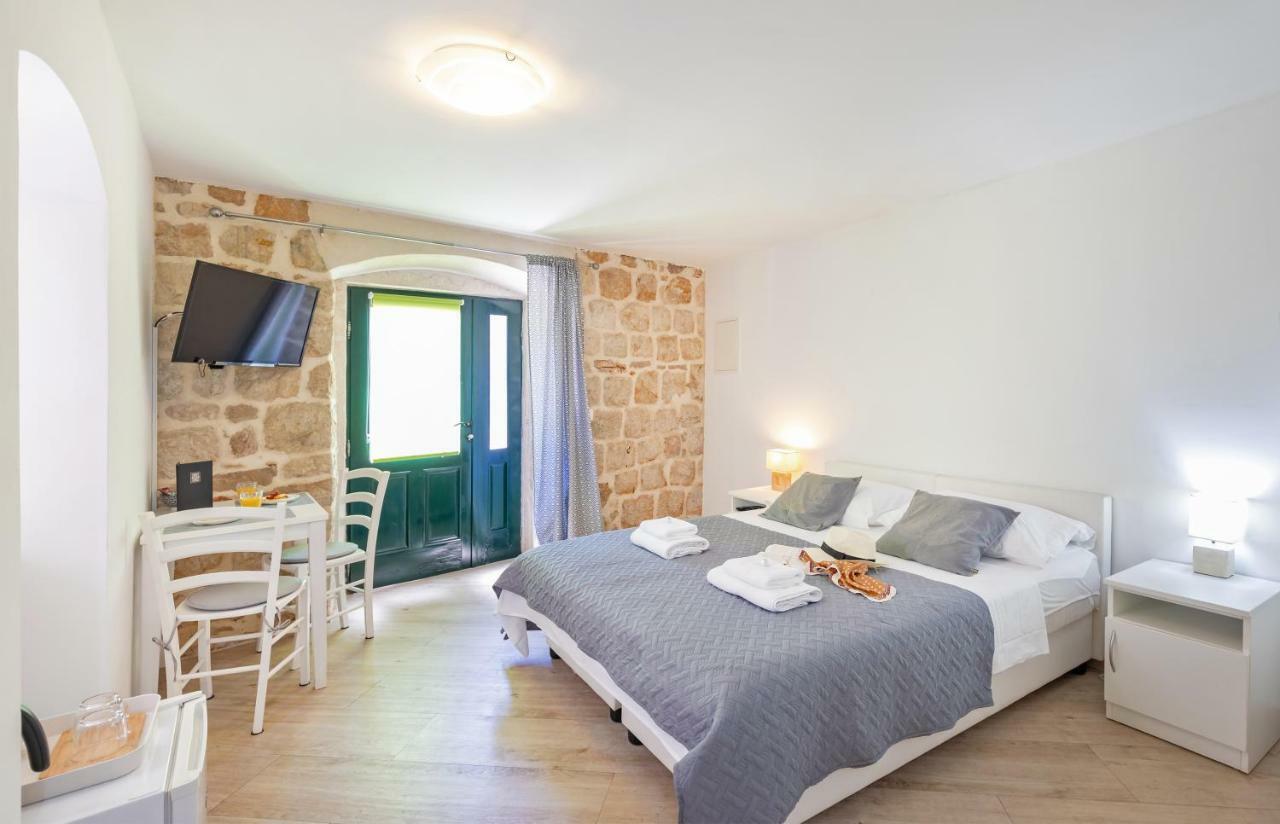 Ragusa City Walls Apartments Bagian luar foto